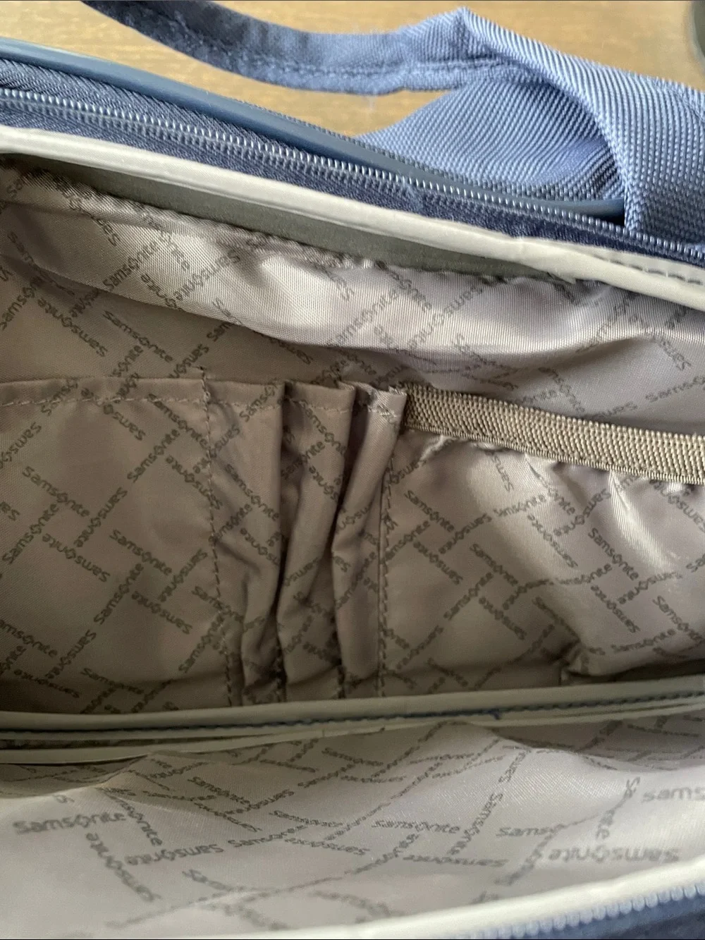 SAMSONITE TRAVEL CARRY ON DUFFEL BAG Navy Blue